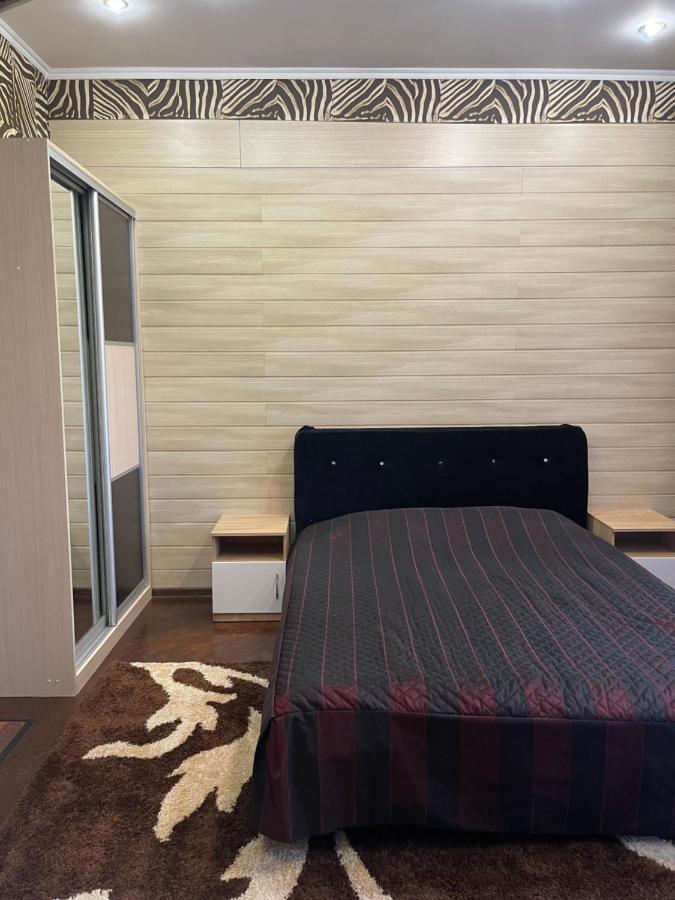 Apartament On Gagarin Avenue Lägenhet Kiev Exteriör bild